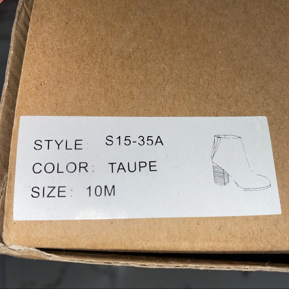 Urban Outfitters taupe faux suede boots, size 10 - Picture 10 of 10